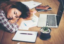 Schlafmangel und Tinnitus Schlafmangel und Tinnitus